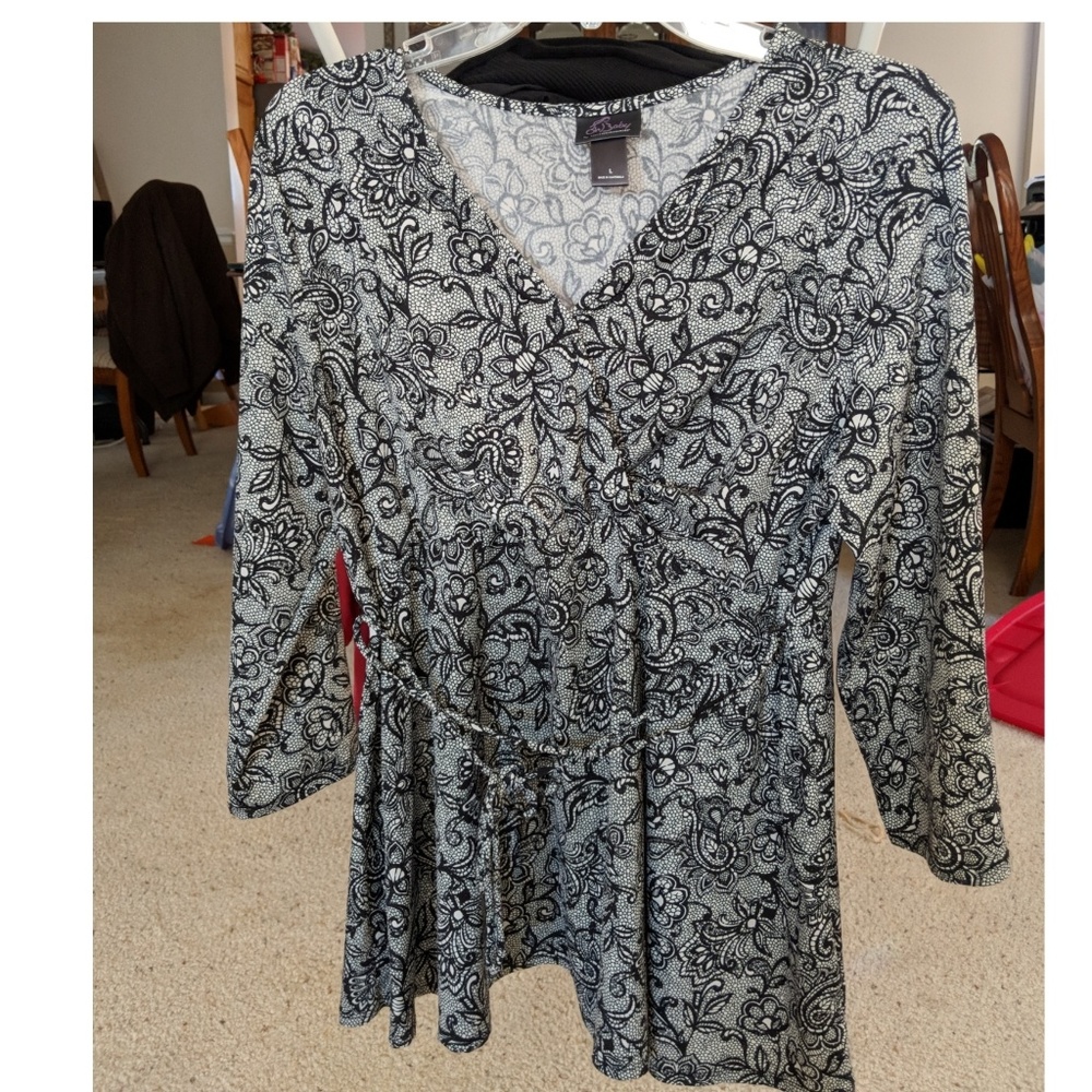Large maternity shirt